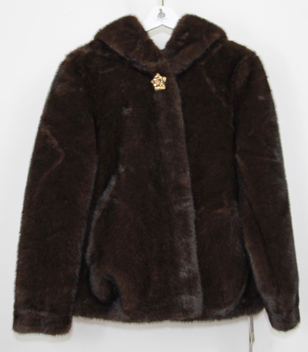 Ecofur cappuccio e bottone gioiello