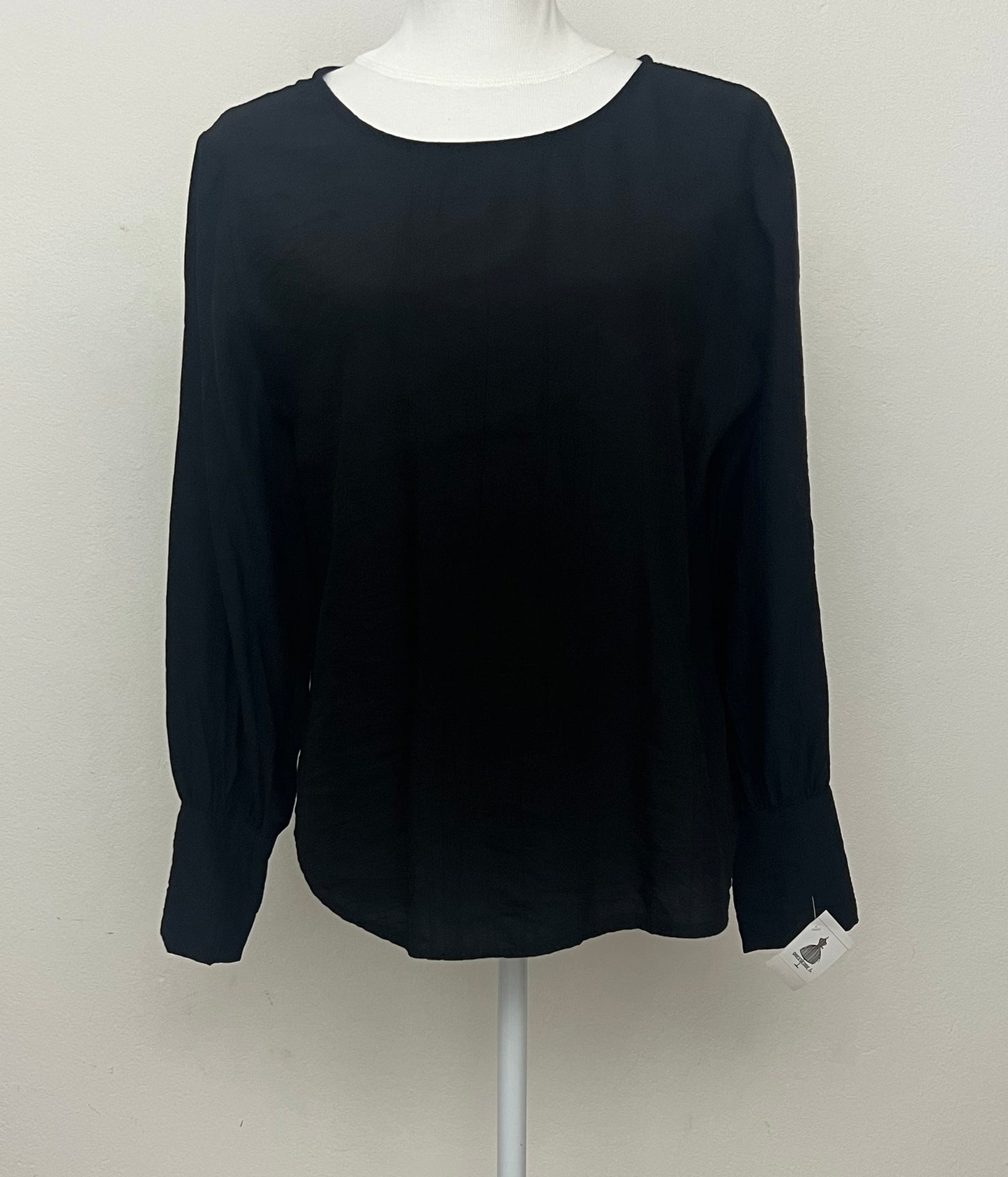 Camicia nera bottoni sul retro